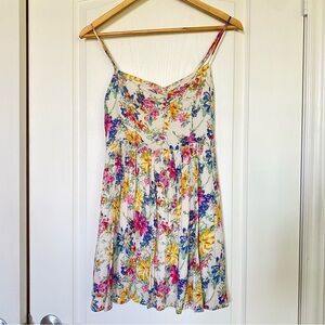 Lucca Couture Casual Summer Dress with a Bright Floral Design Size S